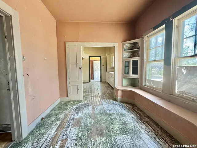 205 Rodriguez Del Rio, TX 78840