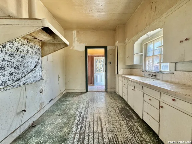 205 Rodriguez Del Rio, TX 78840