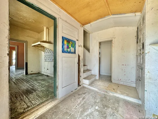 205 Rodriguez Del Rio, TX 78840