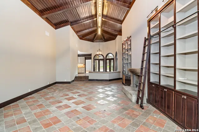 6 Lazy Lane San Antonio, TX 78209