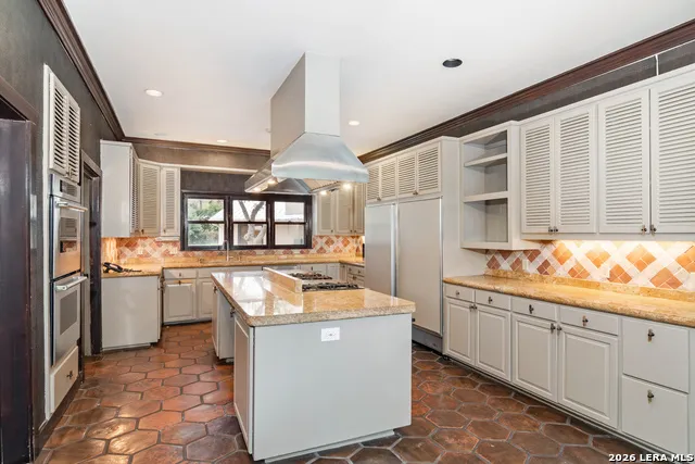 6 Lazy Lane San Antonio, TX 78209