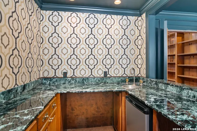 6 Lazy Lane San Antonio, TX 78209