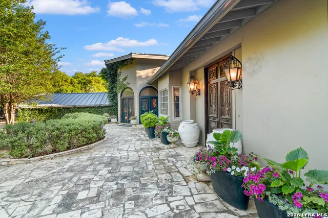 6 Lazy Lane San Antonio, TX 78209