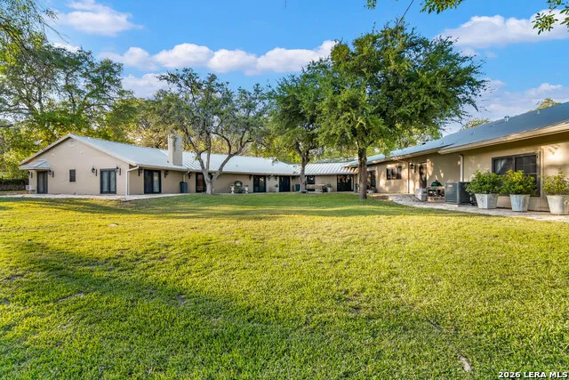 6 Lazy Lane San Antonio, TX 78209