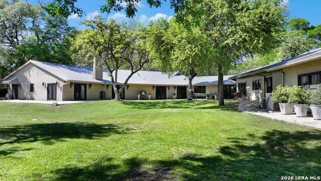 6 Lazy Lane San Antonio, TX 78209