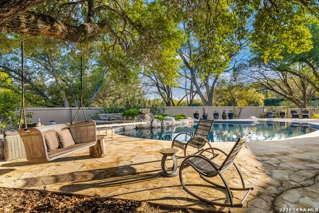 6 Lazy Lane San Antonio, TX 78209