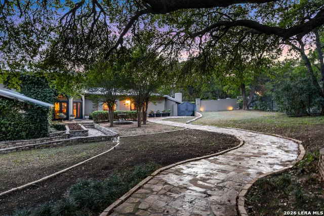 6 Lazy Lane San Antonio, TX 78209