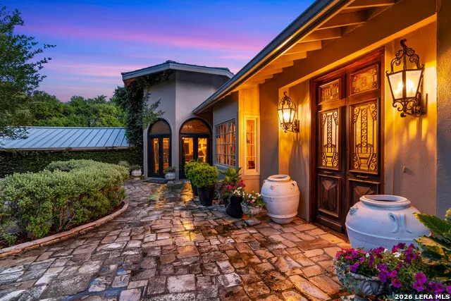 6 Lazy Lane San Antonio, TX 78209