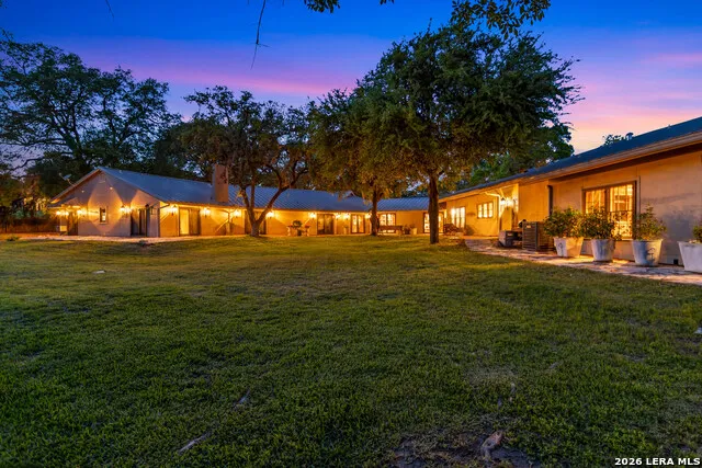 6 Lazy Lane San Antonio, TX 78209