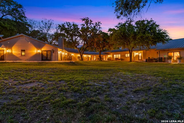 6 Lazy Lane San Antonio, TX 78209