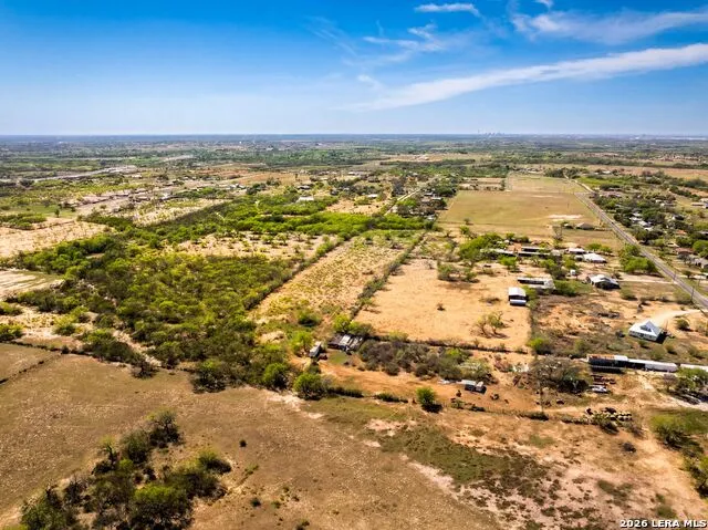 4246 Rakowitz Rd Adkins, TX 78101