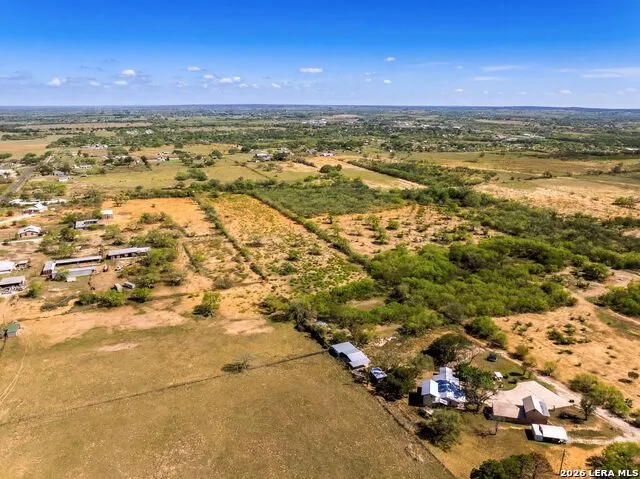 4246 Rakowitz Rd Adkins, TX 78101