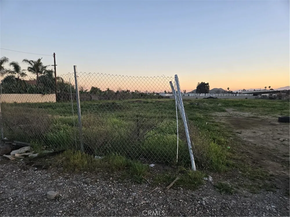 18251 Marygold Bloomington, CA 92316
