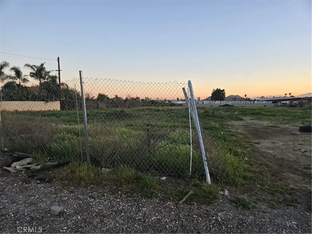 18251 Marygold Bloomington, CA 92316