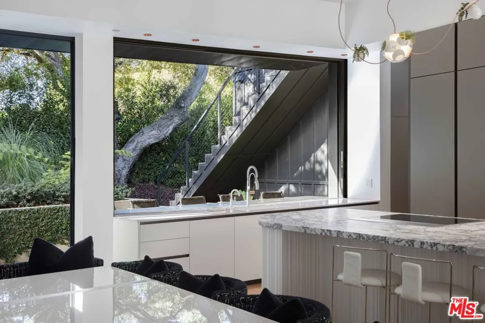 691 Via Trepadora Santa Barbara, CA 93110