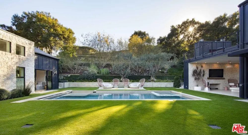 691 Via Trepadora Santa Barbara, CA 93110
