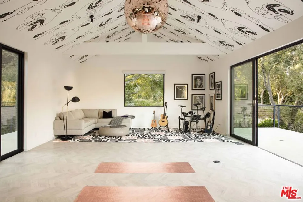 691 Via Trepadora Santa Barbara, CA 93110