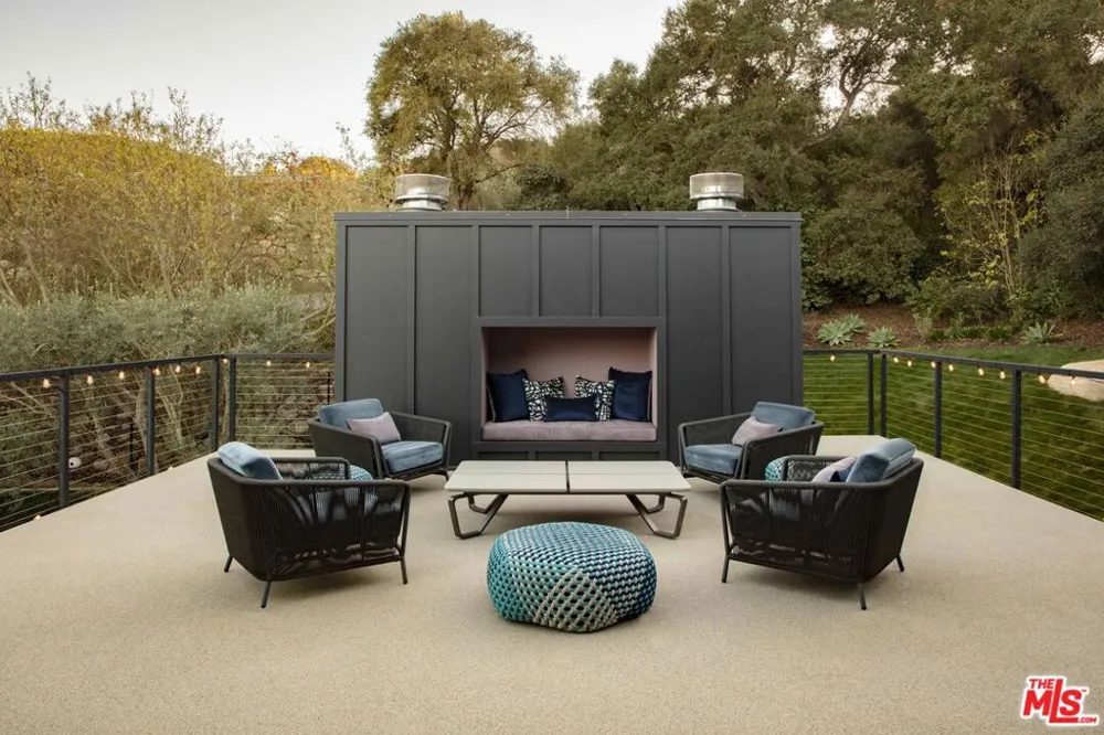 691 Via Trepadora Santa Barbara, CA 93110