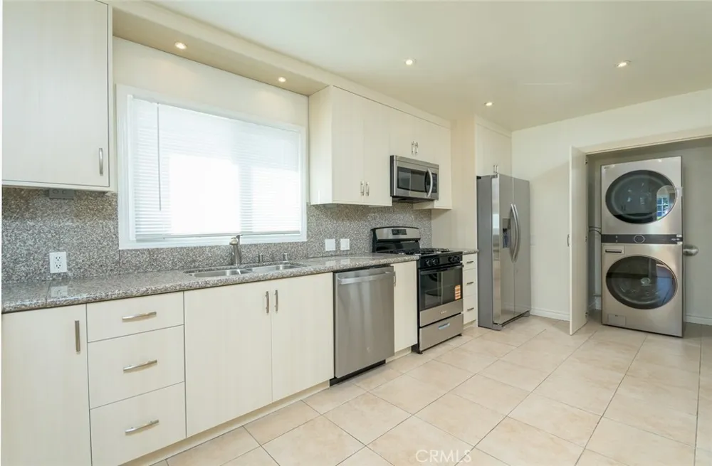 2111 Verdugo Glendale, CA 91208