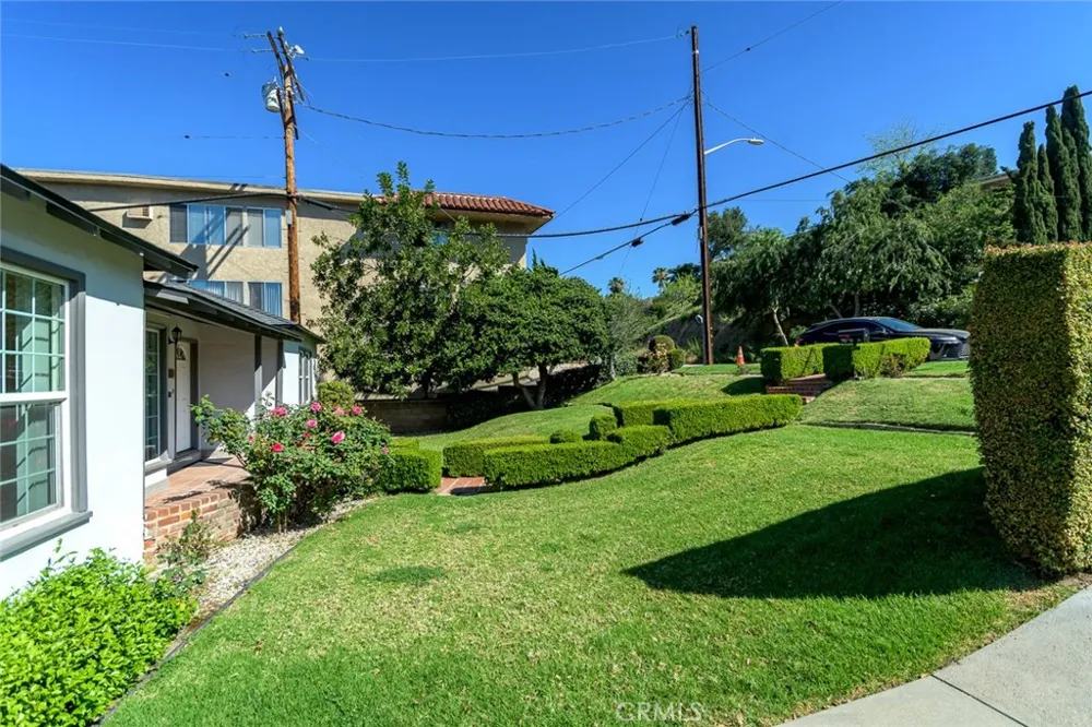 2111 Verdugo Glendale, CA 91208