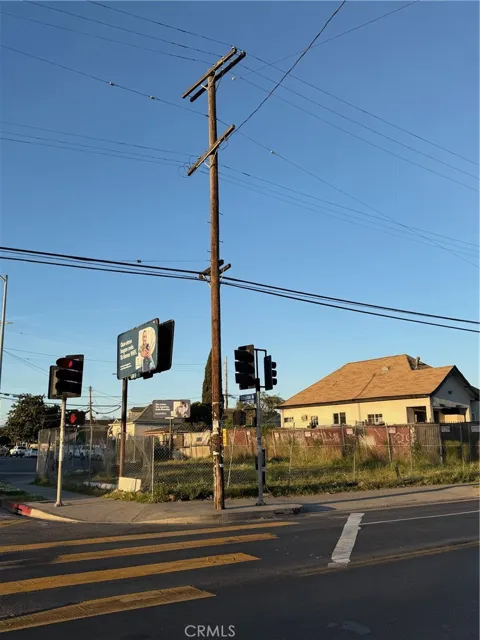 4366 Compton Ave