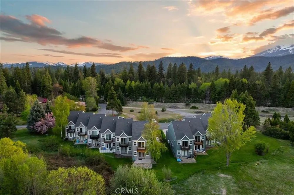 1422 Kingston Mount Shasta, CA 96067