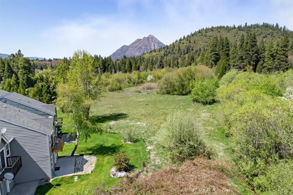1422 Kingston Mount Shasta, CA 96067