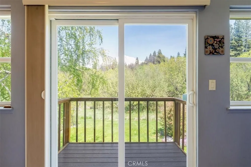 1422 Kingston Mount Shasta, CA 96067