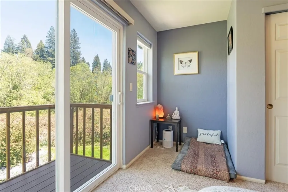 1422 Kingston Mount Shasta, CA 96067