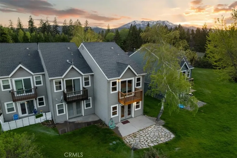 1422 Kingston Mount Shasta, CA 96067