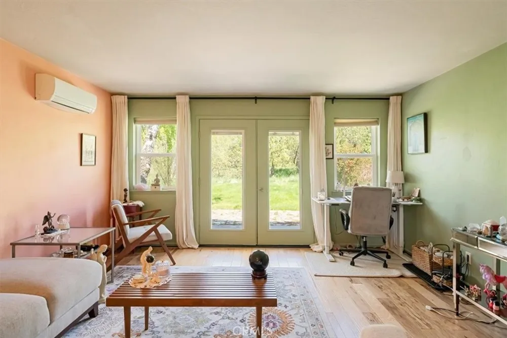 1422 Kingston Mount Shasta, CA 96067