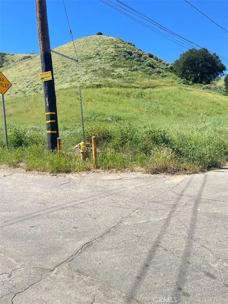 Paradise Rd Val Verde, CA 91384