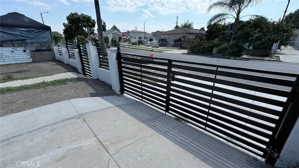 155 E 84th Street Los Angeles, CA 90003
