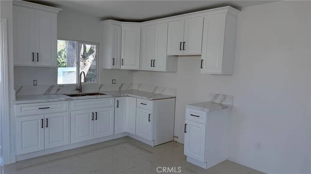 155 E 84th Street Los Angeles, CA 90003