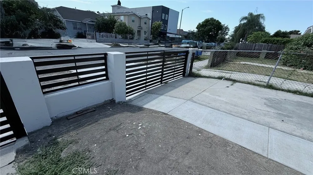 155 E 84th Street Los Angeles, CA 90003