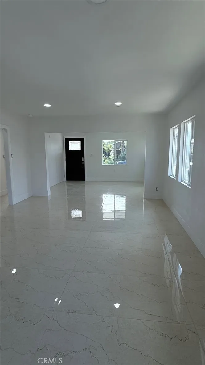 155 E 84th Street Los Angeles, CA 90003