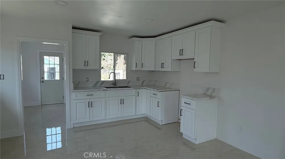 155 E 84th Street Los Angeles, CA 90003