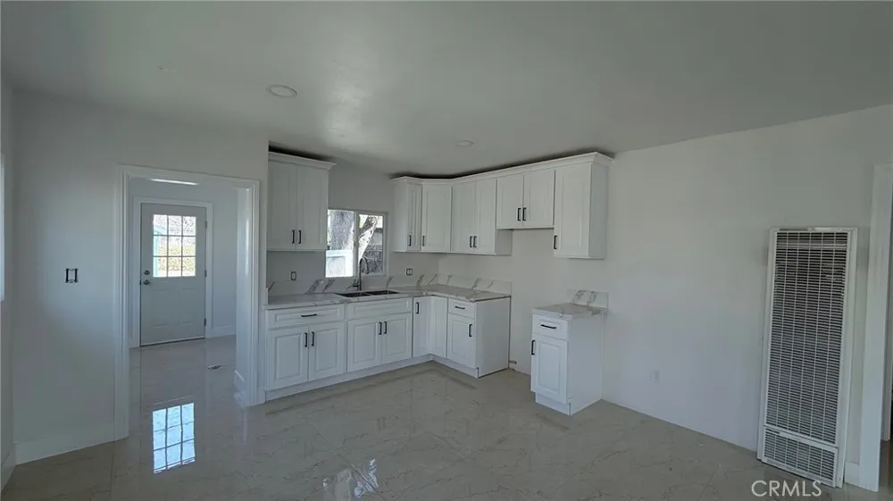 155 E 84th Street Los Angeles, CA 90003