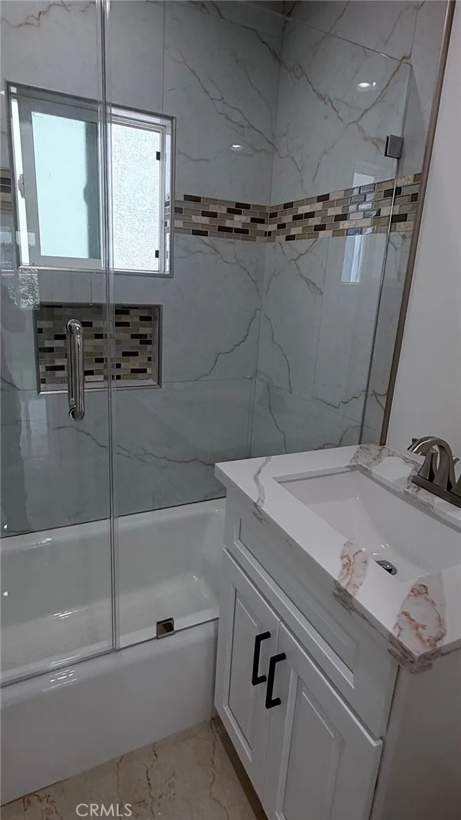 155 E 84th Street Los Angeles, CA 90003