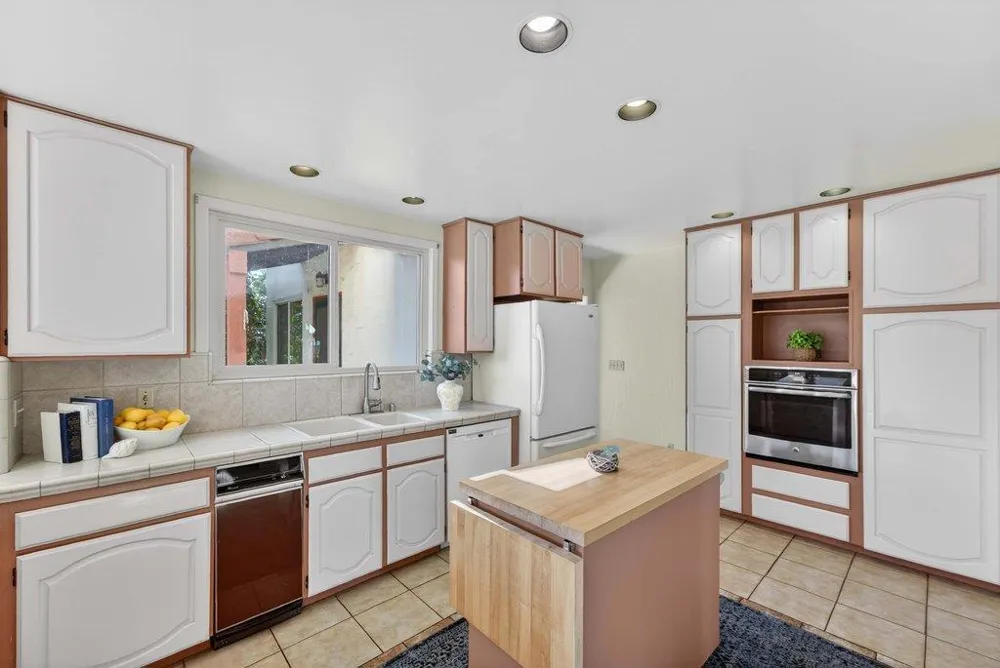 65 Monte Vista Avenue Watsonville, CA 95076