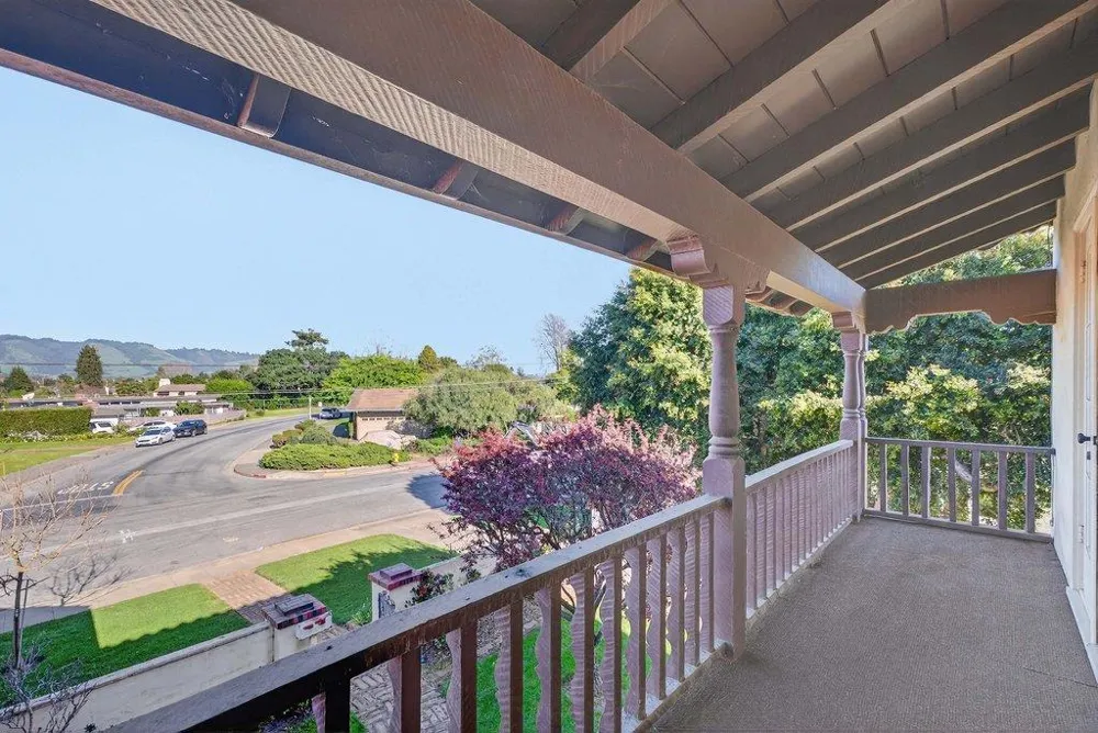 65 Monte Vista Avenue Watsonville, CA 95076