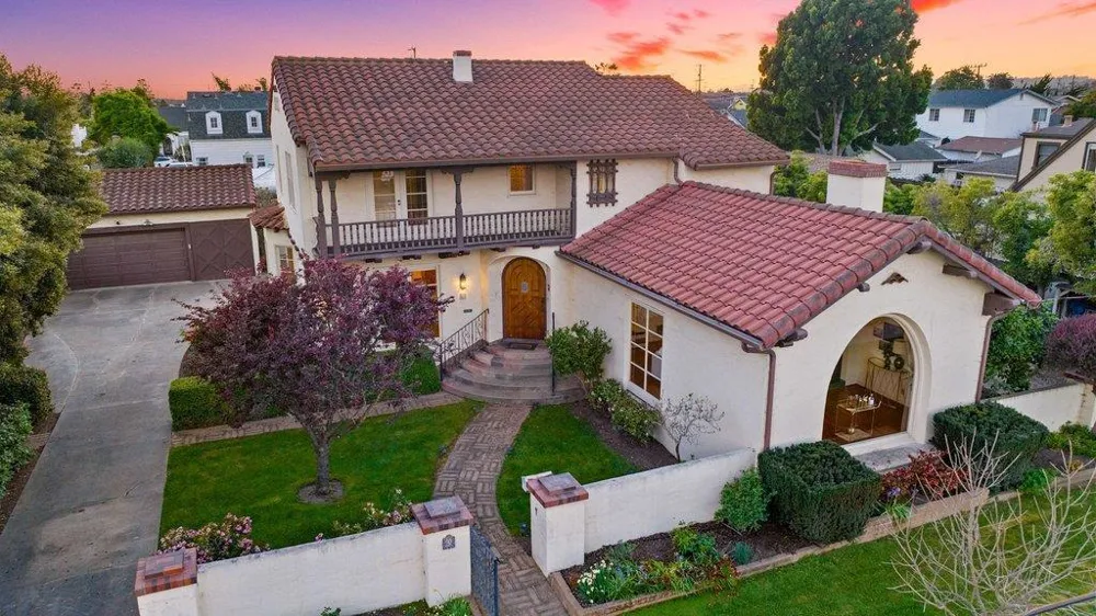 65 Monte Vista Avenue Watsonville, CA 95076