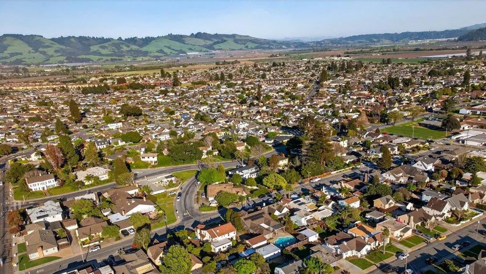 65 Monte Vista Avenue Watsonville, CA 95076
