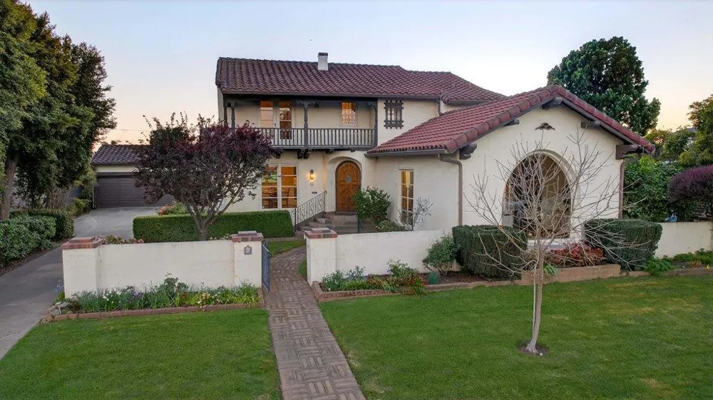 65 Monte Vista Avenue Watsonville, CA 95076
