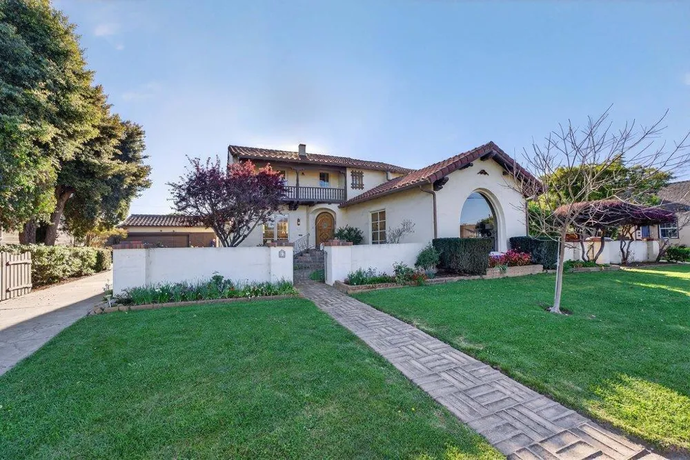 65 Monte Vista Avenue Watsonville, CA 95076