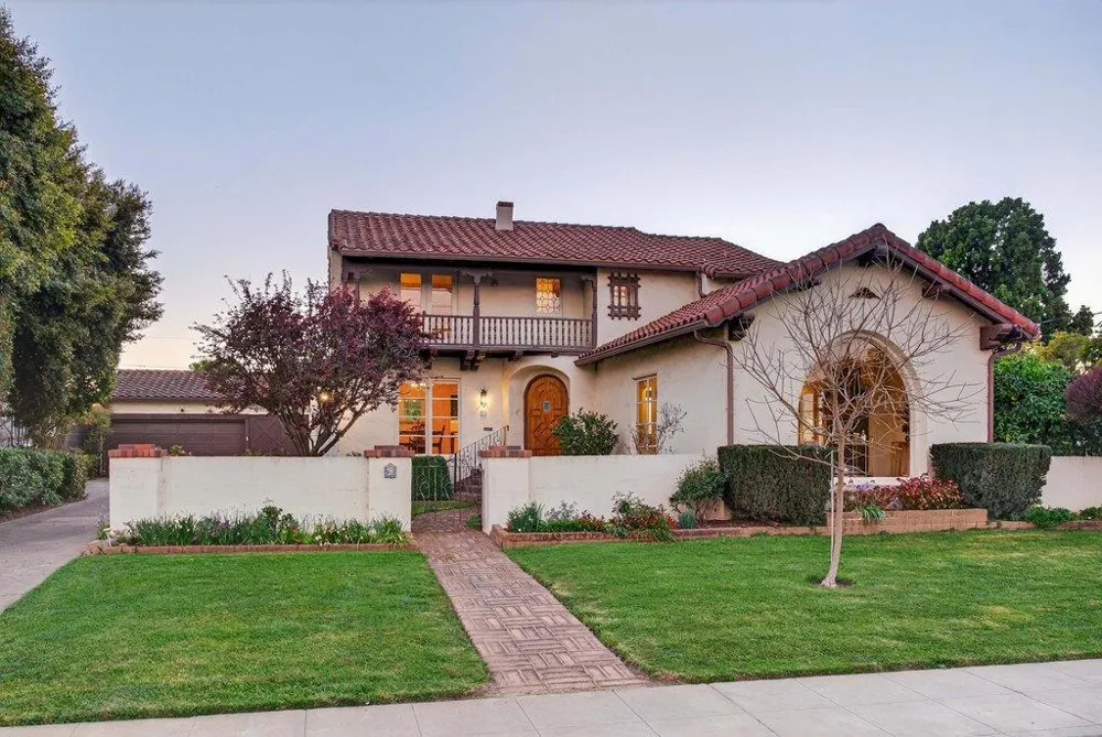 65 Monte Vista Avenue Watsonville, CA 95076
