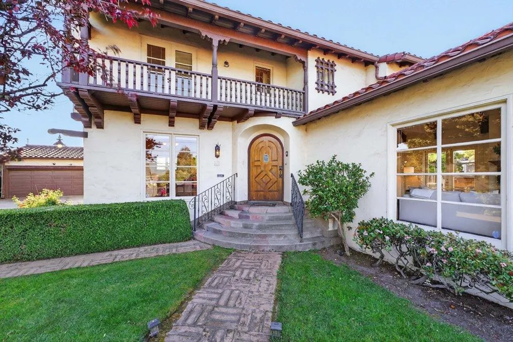 65 Monte Vista Avenue Watsonville, CA 95076