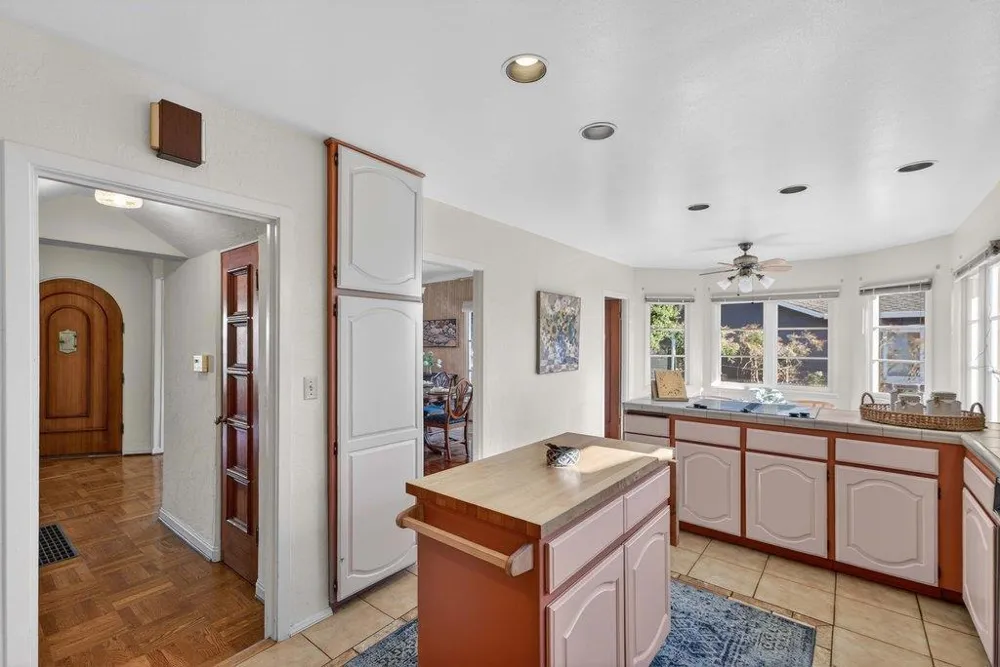 65 Monte Vista Avenue Watsonville, CA 95076