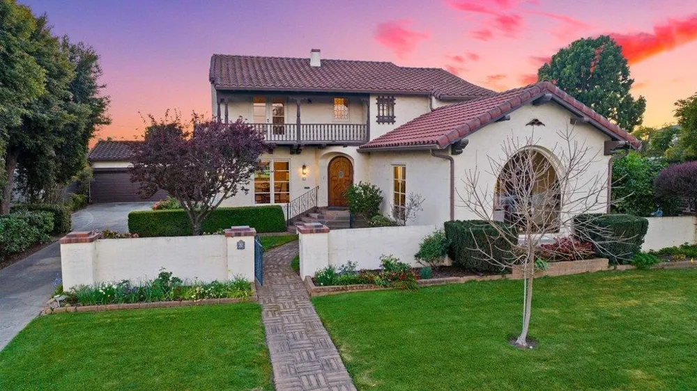 65 Monte Vista Avenue Watsonville, CA 95076