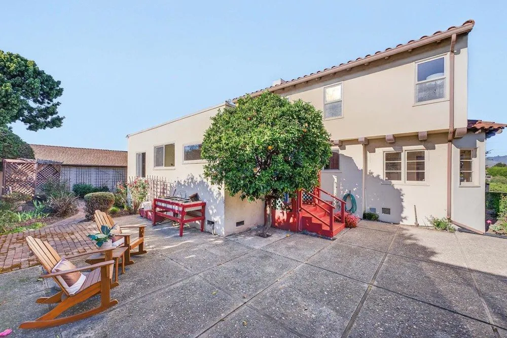 65 Monte Vista Avenue Watsonville, CA 95076